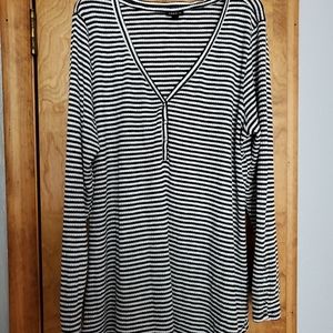 Black and White Long sleeve shirt